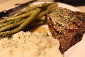 steak-dinner-5374303_1280